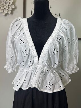 Free People White Eyelet V-Neck Peplum Blouse Short Sleeve Size Small